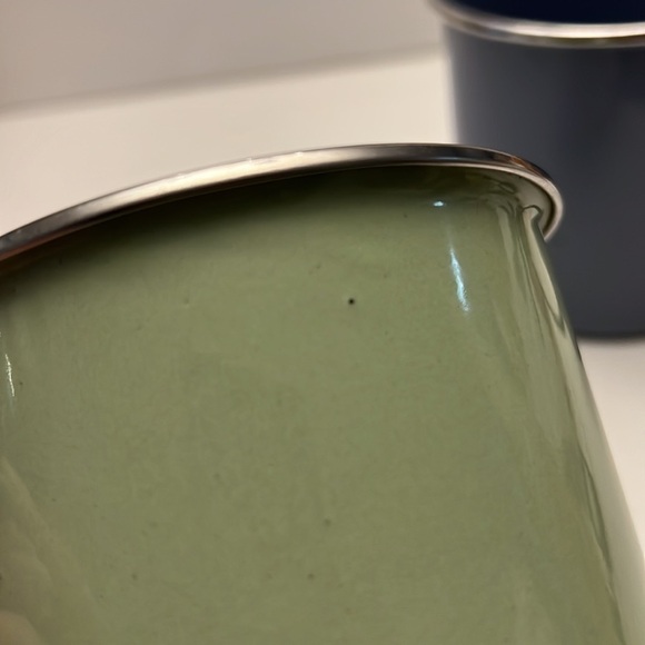 Pair of Pottery Barn Enamel Oversized Camper Mugs - Picture 11 of 12